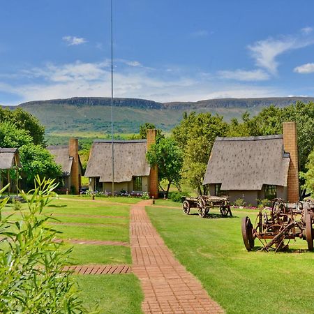African Hills Safari Lodge & Spa Магалисбург Экстерьер фото