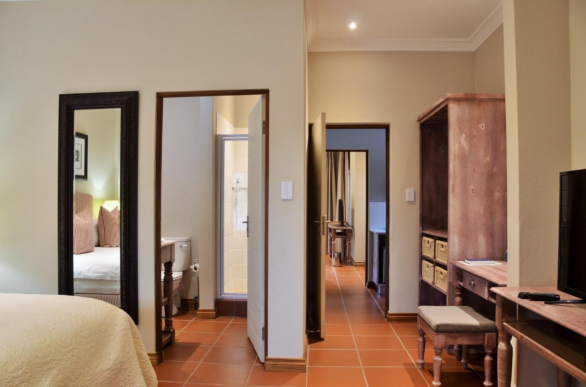 African Hills Safari Lodge & Spa Магалисбург Номер фото